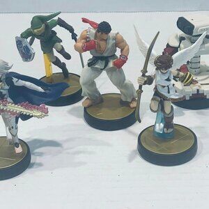 SUPER SMASH BRO NINTENDO AMIBO~Link~ Street Fighter Ry4~ Corrin Player~and MORE